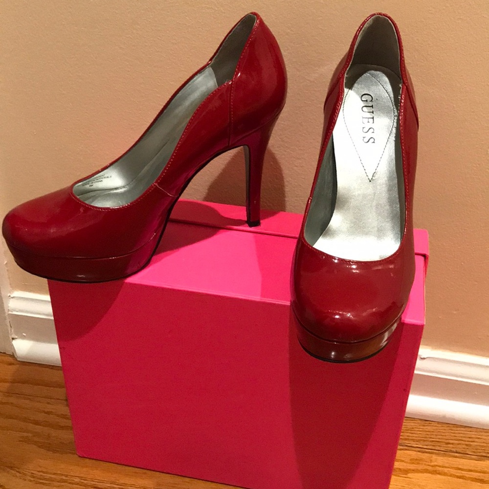 Hot & sexy Red patent platform 4 inch pumps!